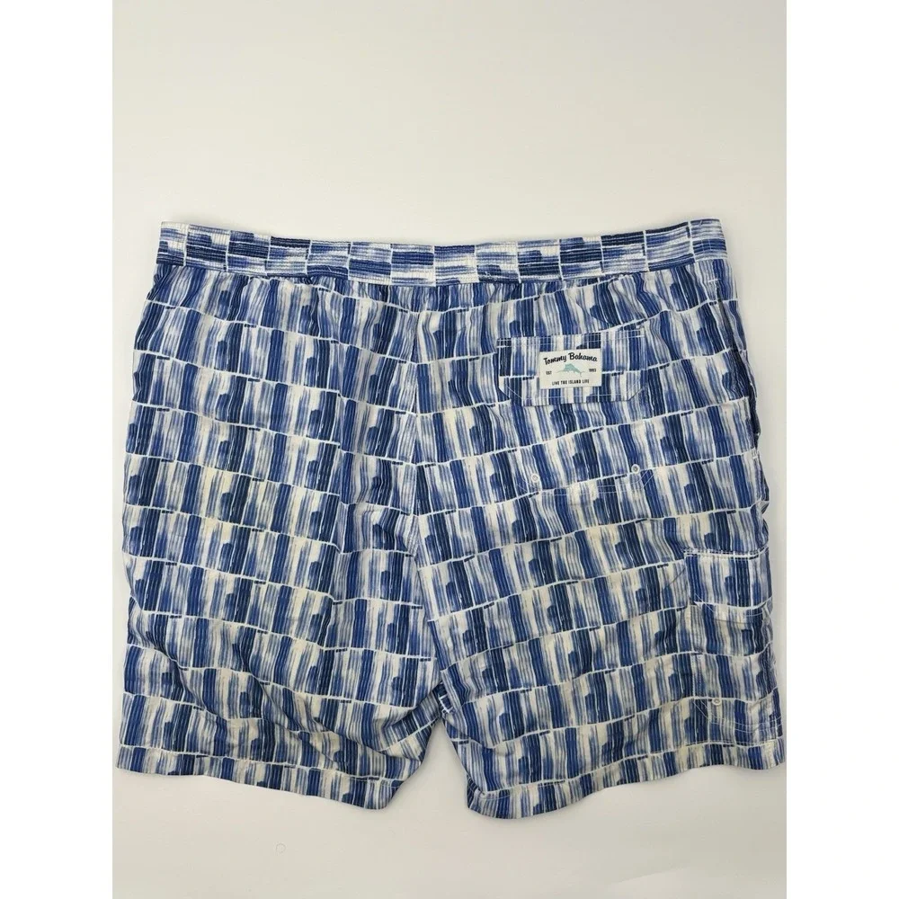 Tommy Bahama Swim Trunks Mens XXL Blue White Geometric Mesh Lined Pocket Board